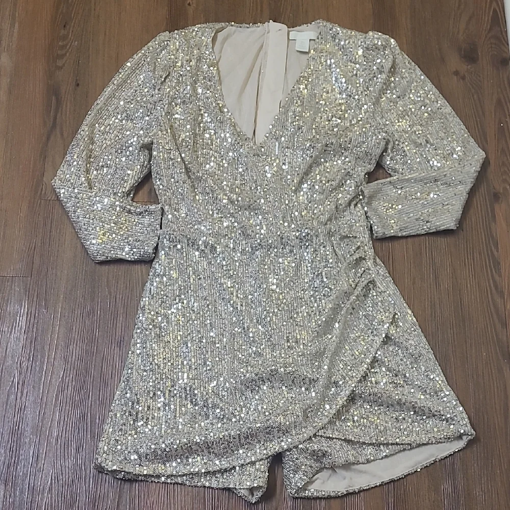 h&m silver sparkly dress H&M Studio Holiday Silver Sequined One shoulder assymetrical dress size M